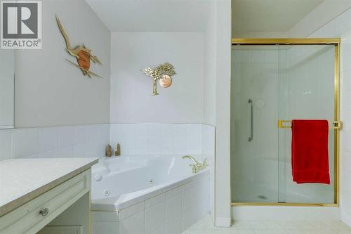 312 Prominence Heights Sw, Calgary, AB - Indoor Photo Showing Bathroom