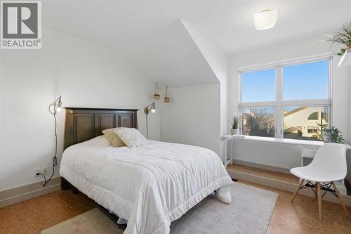64 Patterson Mews Sw, Calgary, AB - Indoor Photo Showing Bedroom