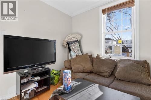 91 Royal Avenue, Hamilton, ON - Indoor Photo Showing Living Room