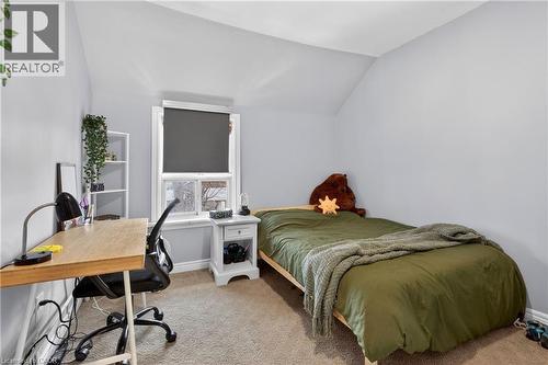 91 Royal Avenue, Hamilton, ON - Indoor Photo Showing Bedroom