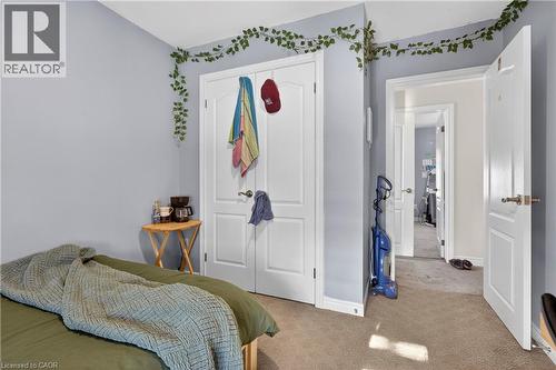 91 Royal Avenue, Hamilton, ON - Indoor Photo Showing Bedroom