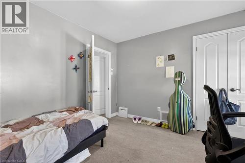 91 Royal Avenue, Hamilton, ON - Indoor Photo Showing Bedroom