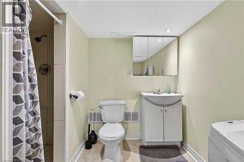 91 Royal Avenue, Hamilton, ON - Indoor Photo Showing Bathroom