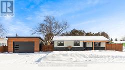 2 DAVIES COURT  Ottawa, ON K2L 1L6