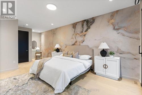 1090 Ella Avenue, Mississauga, ON - Indoor Photo Showing Bedroom