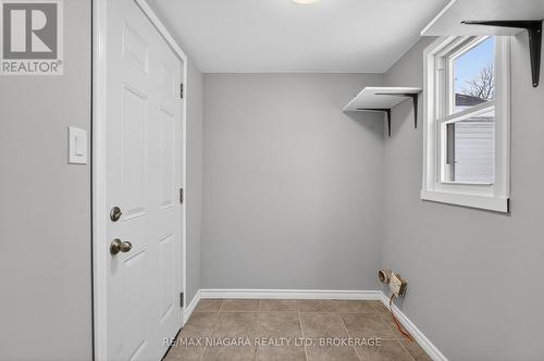 40 Longtent Avenue, Fort Erie (Lakeshore), ON - Indoor Photo Showing Other Room
