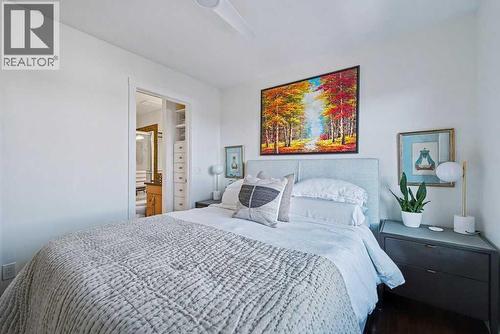 14 Aspen Hills Terrace Sw, Calgary, AB - Indoor Photo Showing Bedroom