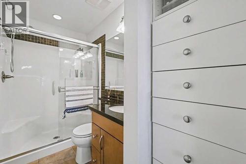 14 Aspen Hills Terrace Sw, Calgary, AB - Indoor Photo Showing Bathroom
