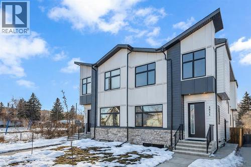4615 82 Street NW  Calgary, AB T3B 2P8