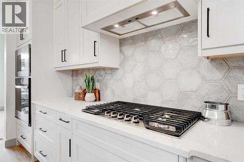 4615 82 Street Nw, Calgary, AB - Indoor Photo Showing Kitchen With Upgraded Kitchen