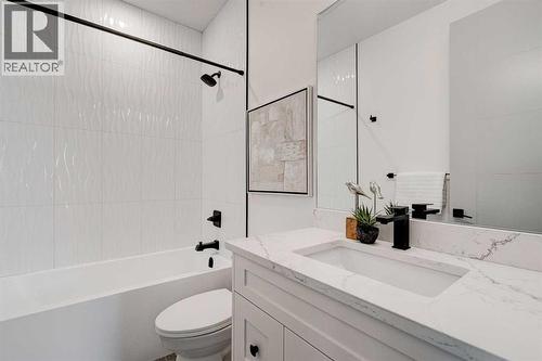 4615 82 Street Nw, Calgary, AB - Indoor Photo Showing Bathroom