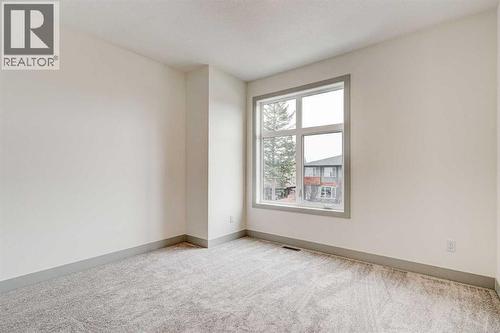 4615 82 Street Nw, Calgary, AB - Indoor Photo Showing Other Room