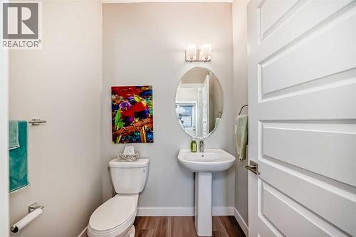 115 Wolf Hollow Park Se, Calgary, AB - Indoor Photo Showing Bathroom