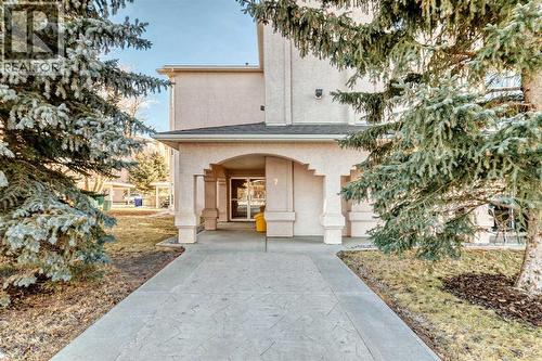 205, 7 Lineham Avenue, Okotoks, AB - Outdoor