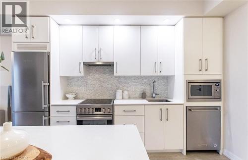 10 Esplanade Lane Unit# 310, Grimsby, ON - Indoor Photo Showing Kitchen With Upgraded Kitchen
