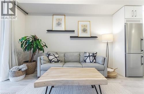 10 Esplanade Lane Unit# 310, Grimsby, ON - Indoor Photo Showing Other Room