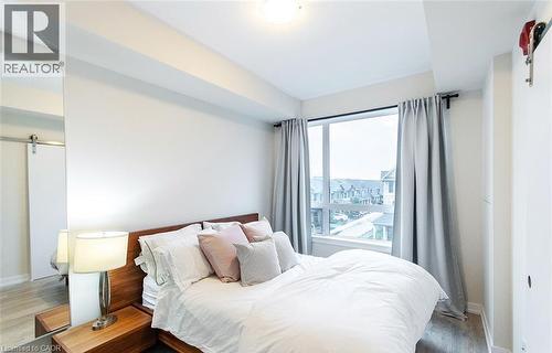 10 Esplanade Lane Unit# 310, Grimsby, ON - Indoor Photo Showing Bedroom