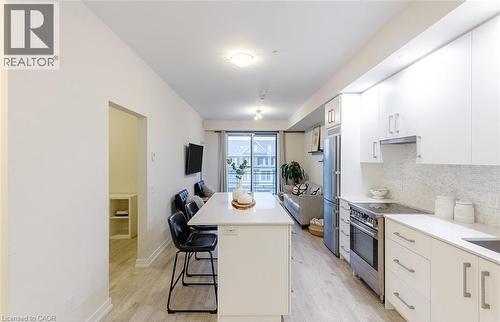 10 Esplanade Lane Unit# 310, Grimsby, ON - Indoor Photo Showing Kitchen With Upgraded Kitchen