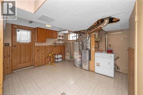 11 Crystal Court, Hamilton, ON - Indoor Photo Showing Laundry Room