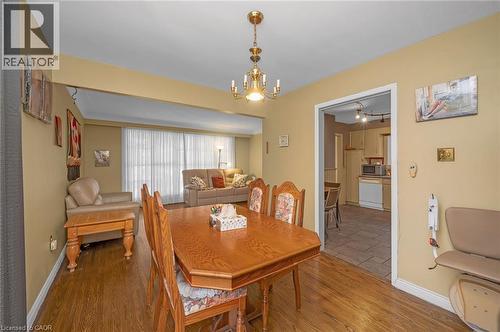 11 Crystal Court, Hamilton, ON - Indoor Photo Showing Dining Room