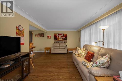 11 Crystal Court, Hamilton, ON - Indoor