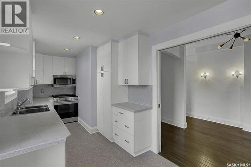 #209 2305 Victoria Avenue, Regina, SK - Indoor Photo Showing Kitchen With Double Sink