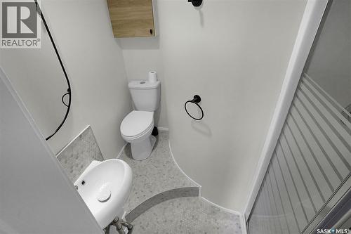#209 2305 Victoria Avenue, Regina, SK - Indoor Photo Showing Bathroom