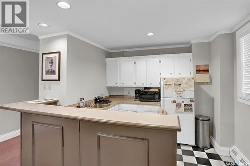 #209 2305 Victoria Avenue, Regina, SK - Indoor Photo Showing Kitchen