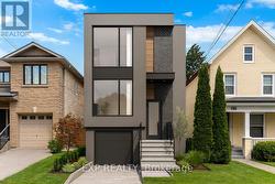 132 BARRINGTON AVENUE  Toronto, ON M4C 4Z2
