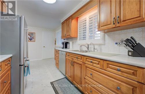 131 Gracefield Crescent, Kitchener, ON - Indoor Photo Showing Kitchen With Double Sink