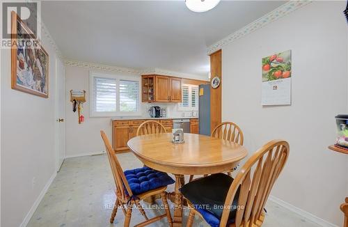131 Gracefield Crescent, Kitchener, ON - Indoor Photo Showing Dining Room