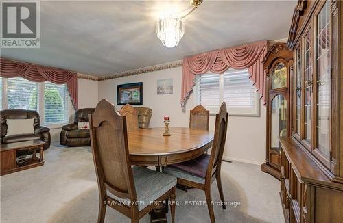 131 Gracefield Crescent, Kitchener, ON - Indoor Photo Showing Dining Room