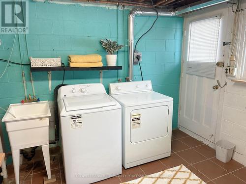 17 Rosanne Crescent, Hamilton, ON - Indoor Photo Showing Laundry Room
