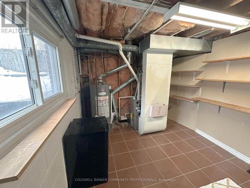 17 Rosanne Crescent, Hamilton, ON - Indoor Photo Showing Other Room