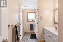 Main Floor Bathroom - 