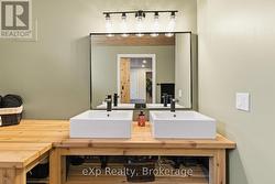 Ensuite Bathroom (Lower Level) - 