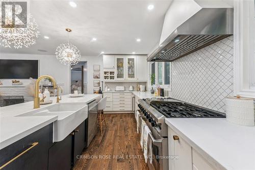89 Holyrood Avenue, Oakville, ON - Indoor Photo Showing Kitchen With Double Sink With Upgraded Kitchen