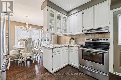 359 Pepper Drive, Burlington, ON - Indoor Photo Showing Kitchen
