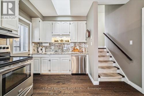 359 Pepper Drive, Burlington, ON - Indoor Photo Showing Kitchen