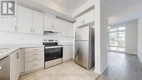 779 Heathrow Path, Oshawa, ON - Indoor Photo Showing Kitchen With Stainless Steel Kitchen
