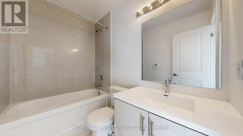 779 Heathrow Path, Oshawa, ON - Indoor Photo Showing Bathroom