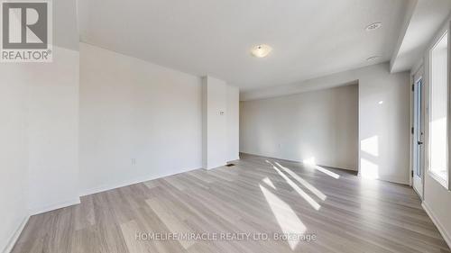 779 Heathrow Path, Oshawa, ON - Indoor Photo Showing Other Room