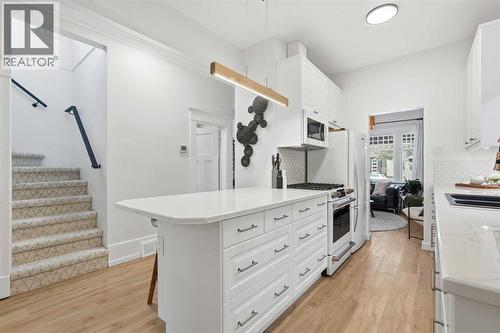 Kitchen - 712 5 Street Nw, Calgary, AB - Indoor Photo Showing Other Room