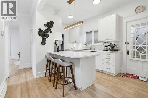 Kitchen - 712 5 Street Nw, Calgary, AB - Indoor Photo Showing Kitchen