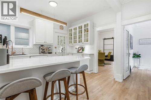 Kitchen - 712 5 Street Nw, Calgary, AB - Indoor Photo Showing Kitchen
