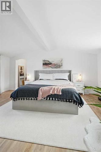 Primary Bedroom - 712 5 Street Nw, Calgary, AB - Indoor Photo Showing Bedroom