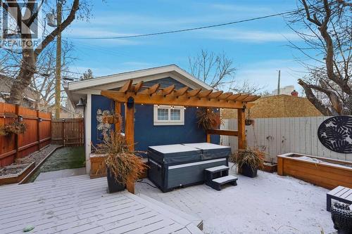 Back yard - 712 5 Street Nw, Calgary, AB - Outdoor With Deck Patio Veranda