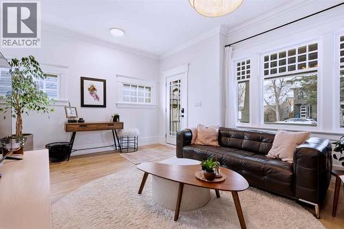 Living Room - 712 5 Street Nw, Calgary, AB - Indoor Photo Showing Living Room