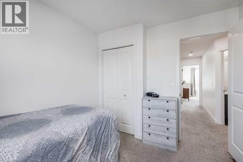 117 Highview Gate Se, Airdrie, AB - Indoor Photo Showing Bedroom