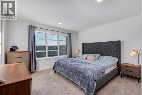 117 Highview Gate Se, Airdrie, AB - Indoor Photo Showing Bedroom